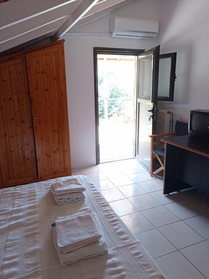 Christos Center Rooms Raches  Ngoại thất bức ảnh